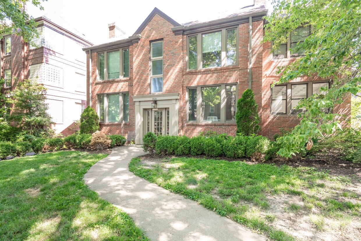 Primary Photo - 7535 Oxford Dr