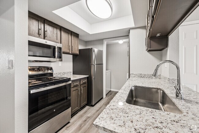 Apartamento A1 renovado de 1 dormitorio y 1 baño - 700 pies cuadrados - Cocina - Waterford Apartments