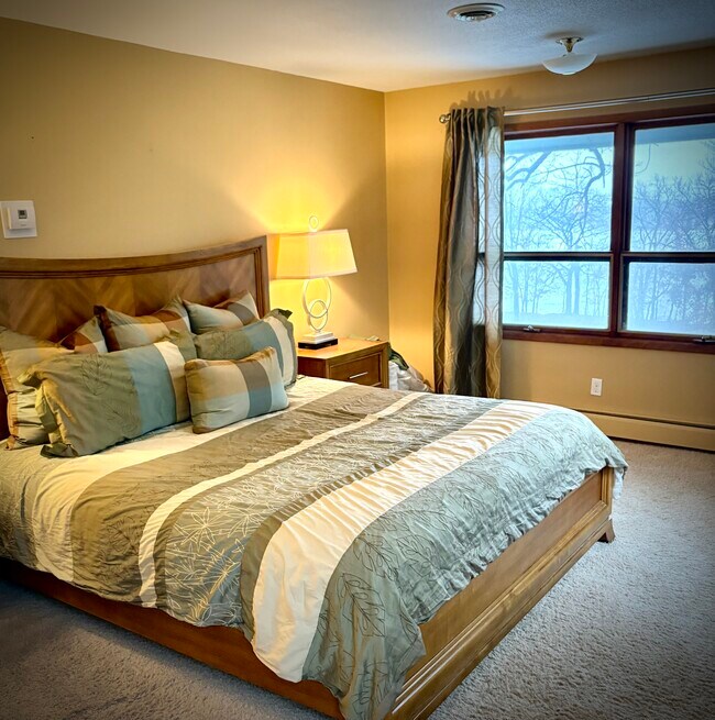 Foto del edificio - 6912 E Fish Lake Rd