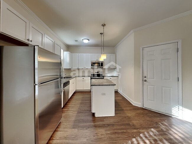 Building Photo - 2535 Beal St