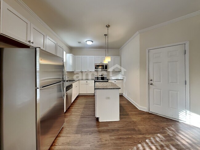 Foto del edificio - 2535 Beal St