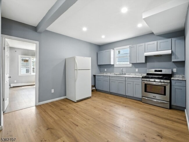 Building Photo - 158 Belmont Ave