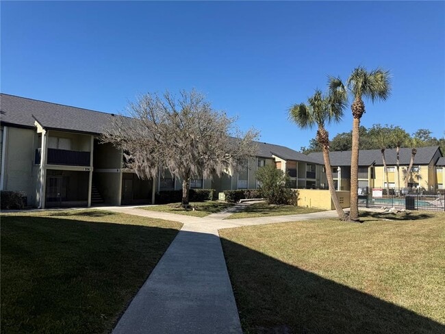 Building Photo - 914 Lake Destiny Rd