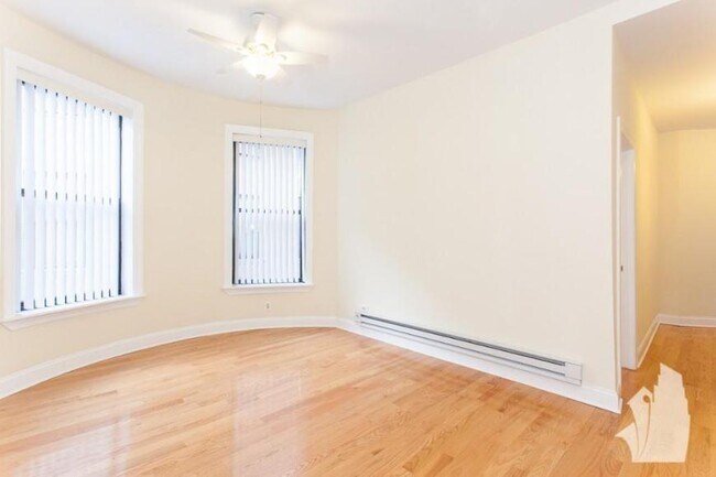 Foto del edificio - 2 bedroom in Chicago IL 60610