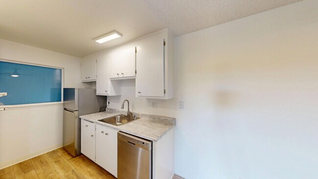 Foto del edificio - 461 Ignacio Blvd