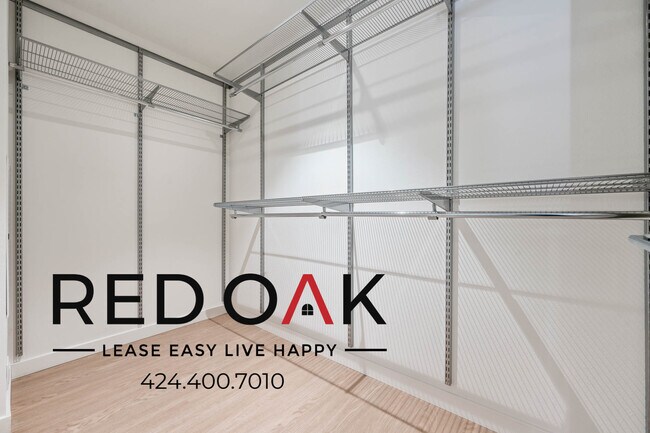 Foto del edificio - 6 WEEKS FREE! Beautiful Two Bedroom with T...