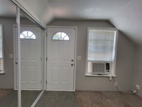 Building Photo - 500 N Jackson St