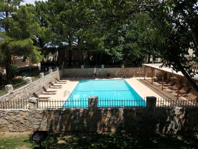 Foto del edificio - Butterfield Trail Apartments