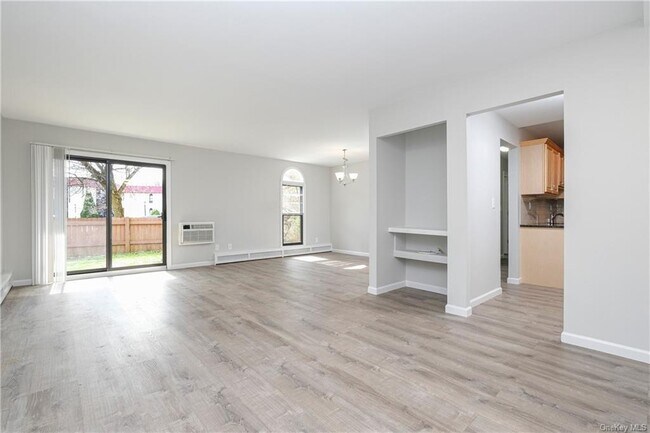 Building Photo - 17 Granada Crescent