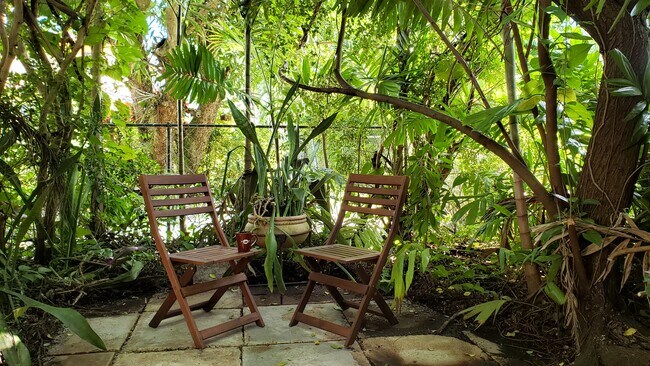 Jardín privado - 732 Mendoza Ave
