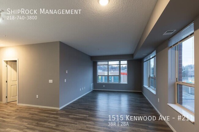 Foto del edificio - 1515 Kenwood Ave