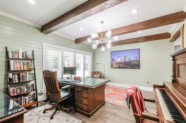 Foto del edificio - 8638 Oakford Dr