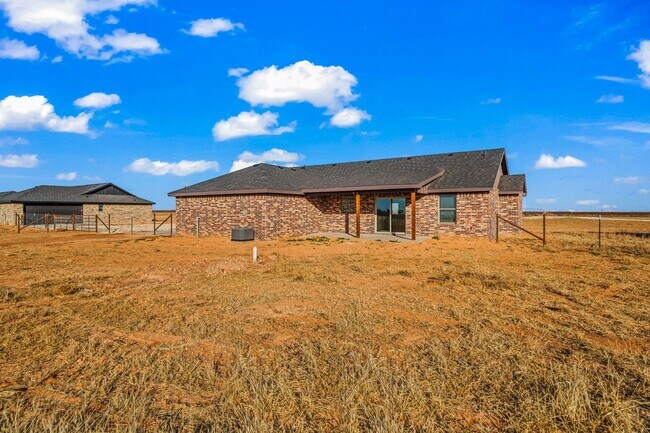 Building Photo - Country Living In Roosevelt ISD!