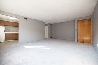 Building Photo - Broadway Manor Apartments