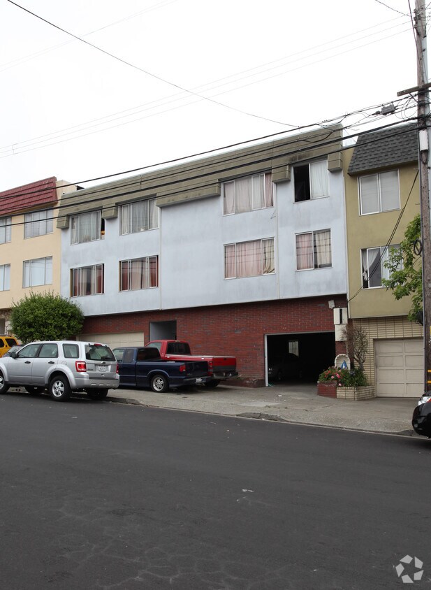 Building Photo - 570 Lisbon St
