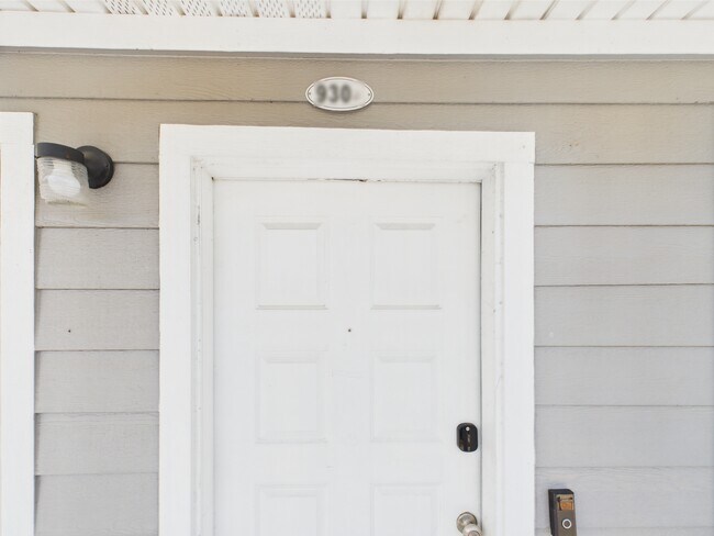 Foto del edificio - 4441 Old College Rd