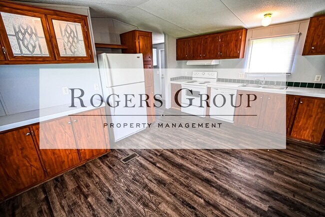 Foto del edificio - 2058 Suitts Store Rd