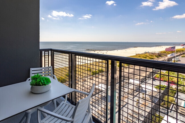 One Bed One - 1BR,1BA - 823SF Patio - The Breeze