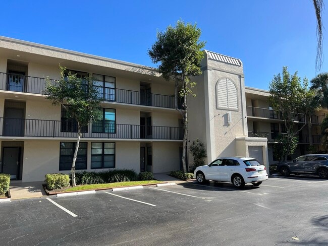 Building Photo - 1 E Royal Palm Rd
