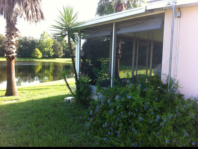 Foto del edificio - 520 Seasons Ct