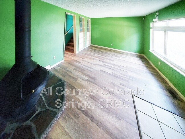 Building Photo - 1138 Delaware Dr