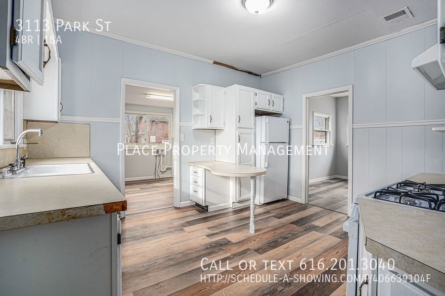 Foto principal - 3113 Park St - 4 Bed/1 Bath with Carport!!