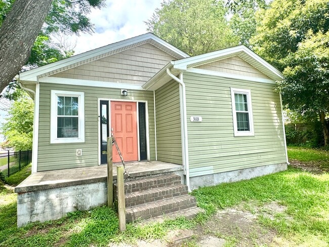Building Photo - 3101 Hurley Ave