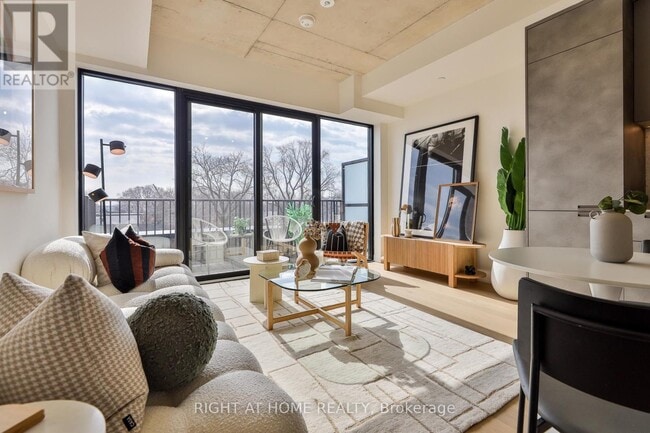 Building Photo - 761 Queen St E