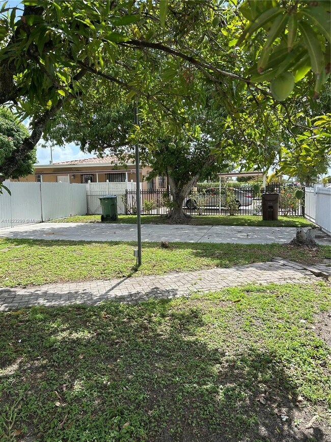 Foto del edificio - 621 E 46th St
