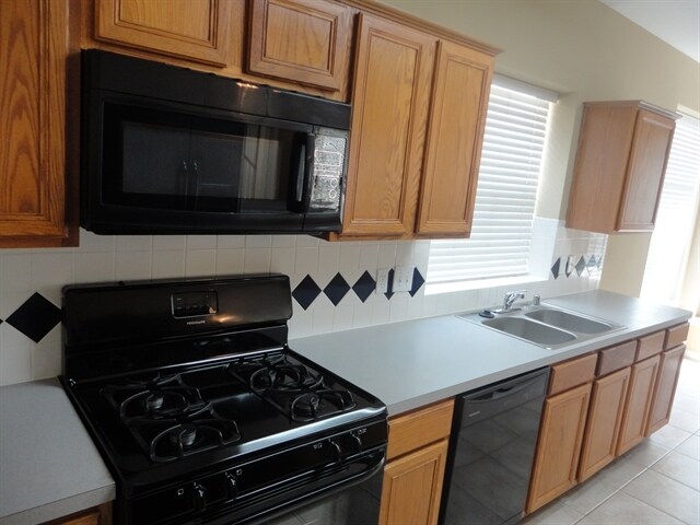 Foto del edificio - 17207 Rancho Verde Way