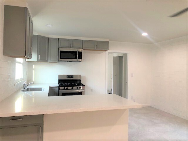 Primary Photo - 219 S Joslin Rd