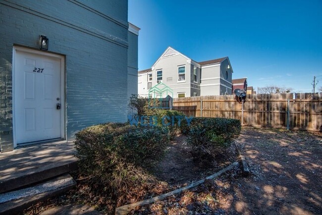 Photo - 227 SE 13th St- Apartment