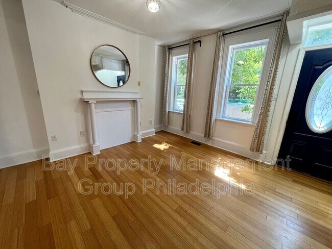 Building Photo - 2407 Catharine St