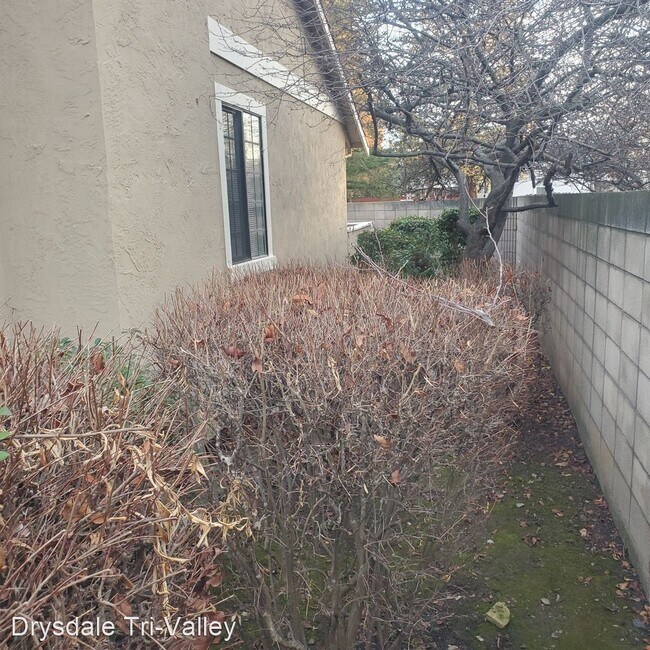 Building Photo - 2 br, 2 bath House - 4711 Mulqueeney CMN