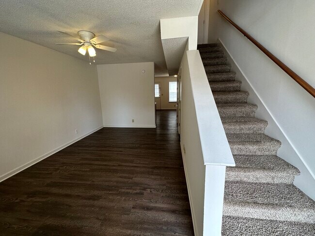 Building Photo - 2305 Raleigh Ct