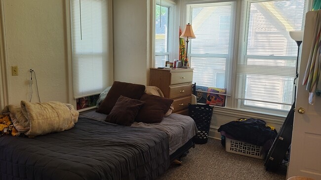 Building Photo - 221 Church St