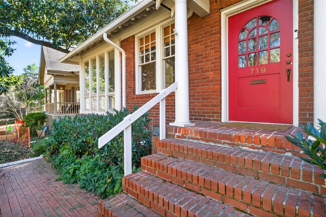 Building Photo - 719 Elmont Dr