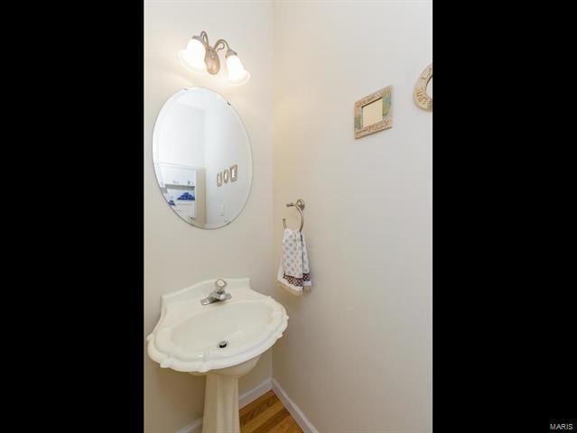 Foto del edificio - 831 Larkin Ave