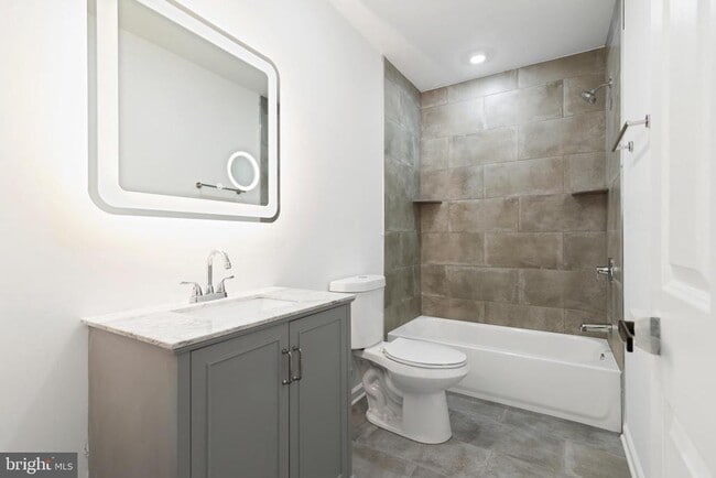 Foto del edificio - 890 N 42nd St