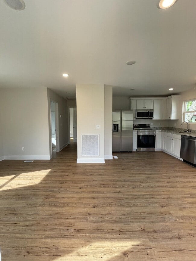 Photo - 1703 S Lyerly St House