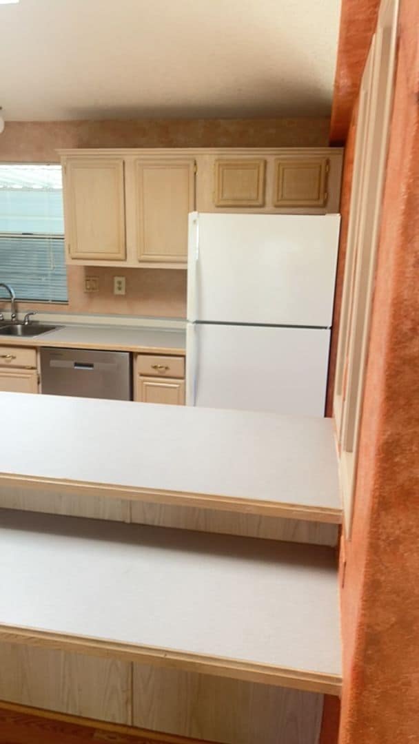 Foto del edificio - Beautiful 2 Bedroom 2 Bathroom home in Mescal Az. Large front porch and attached carport