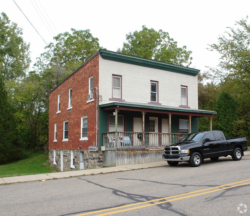13609 Main St, Bath, MI 48808 Apartments in Bath, MI
