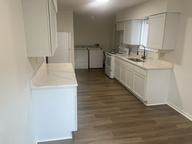 Foto del edificio - 2319 N Parker Ave