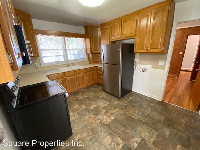 Building Photo - 3 br, 1 bath House - 2203 Clearwater Dr. SE