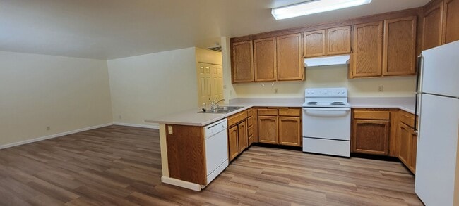 Building Photo - 866 Cally Ct