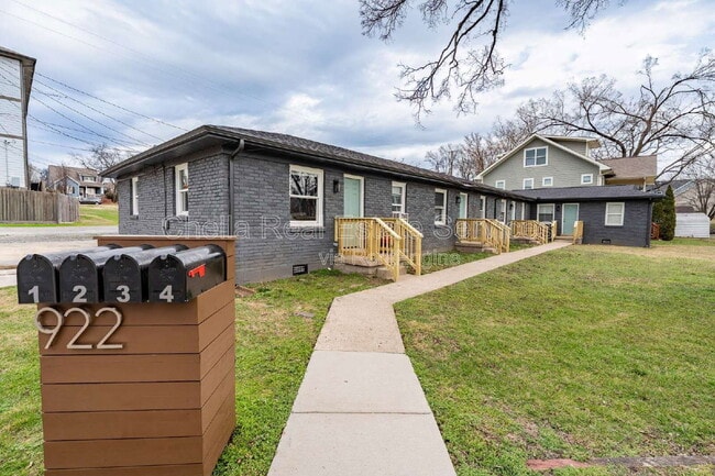 Building Photo - 922 Morrow Rd