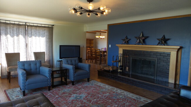 Foto del edificio - Furnished 4BR Home for Rent in Hood River