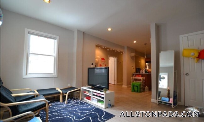 Foto del edificio - 115 Glenville Ave