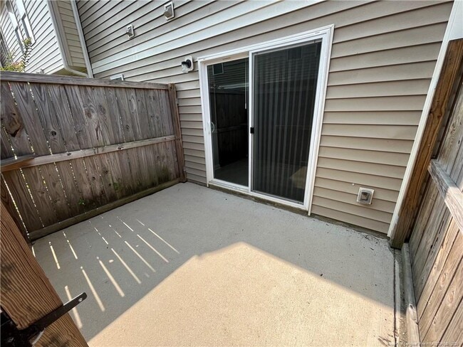 Building Photo - 2652 Middle Br Bnd