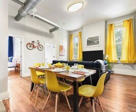 Building Photo - 2134 E Carson St